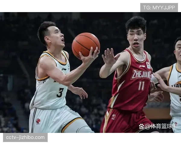 中国男篮第三节一度落后18分，末节展开反扑