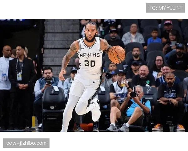 尚帕尼三分17中11,马刺替补席沸腾庆祝逆转 尚帕尼三分17中11,马刺替补席沸腾庆祝逆转