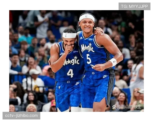 战报：魔术队客场爆冷击败强敌，全队六人得分上双展现均衡进攻效率。